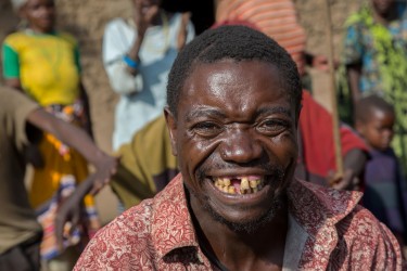 8R2A5481 Tribe Pygmies Batwa Mgahinga NP Southwest Uganda