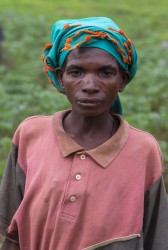 8R2A6025 Tribe Pygmies Batwa Bwindi NP Southwest Uganda