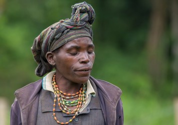 8R2A6047 Tribe Pygmies Batwa Bwindi NP Southwest Uganda