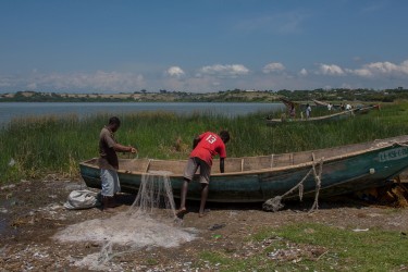 8R2A7177 Tribe Bakonjo Fishing Q.E.NP West Uganda