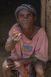 8R2A7669 Tribe Pygmies Bambuti SemilikiNP West Uganda