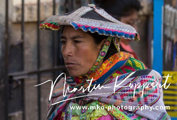 7P8A7703 Tribe Quechua Cholitas Cusco Peru