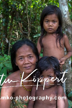 AI6I5481 Tribe Anak Dalam Bukit Duabelas NP South Sumatra