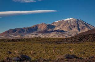 7P8A7484 Volcano Incawasi Parque Nacional Tres Cruces Desierto de Atacama Chile