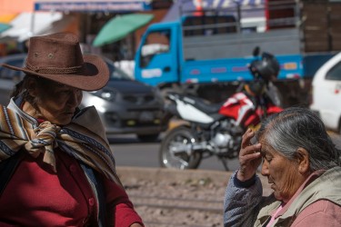 7P8A7501 Tribe Quechua Cholitas Cusco Peru