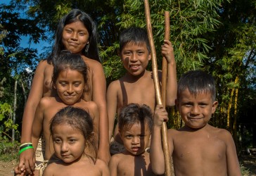 7P8A1618 Tribe Boras Rio Momon Amazonas Peru
