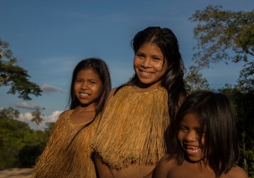 7P8A1882 Tribe Yaguas Rio Momon Amazonas Peru