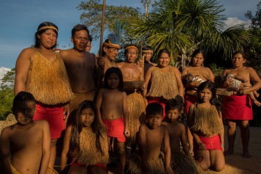 7P8A1896 Tribe Yaguas Rio Momon Amazonas Peru