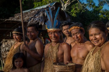 7P8A1909 Tribe Yaguas Rio Momon Amazonas Peru