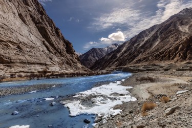 BS2A0329 Indus River Ladakh India