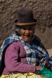 7P8A5274 Chola  Cholitas Lake Titicaca Bolivia