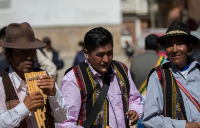 7P8A5369 Musicians Lake Titicaca Bolivia