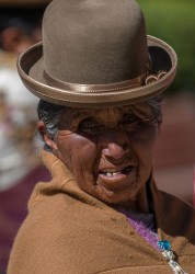7P8A5374 Chola  Cholitas Lake Titicaca Bolivia