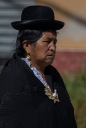 7P8A5422 Chola  Cholitas Lake Titicaca Bolivia