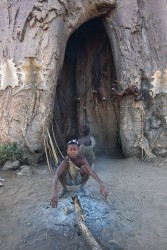 AI6I8156 Tribe Hadzabe Bushman Lake Eyasi North Tanzania