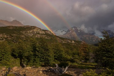 7P8A9939 Rainbow Fitz Roy Parque Nacional Los Glaciers Patagonia Argentina