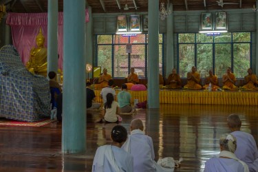 8R2A6813 Monks Wat Phra Nou Chak Si Singpuri Central Thailand