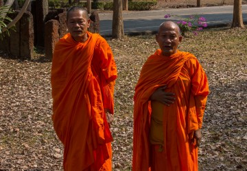 8R2A6956 Monks Wat Phra Si Ariyabot Kamphaeng Phet West Thailand