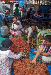 8R2A0746 Tiga Raja Market Parapat Sumatra Indonesia