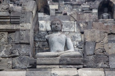 8r2a2241 buddhist temple borobodur central java indonesia