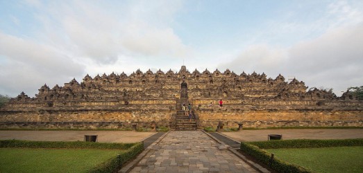 8r2a2317 buddhist temple borobodur central java indonesia