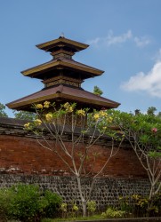 8R2A3672 Temple Narmada Lombok Indonesia