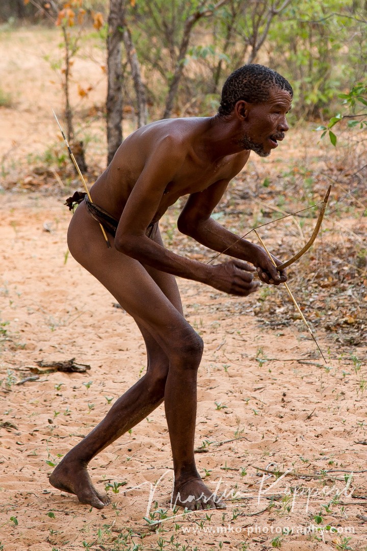 8R2A9692 Tribe San Kalahari Botswana