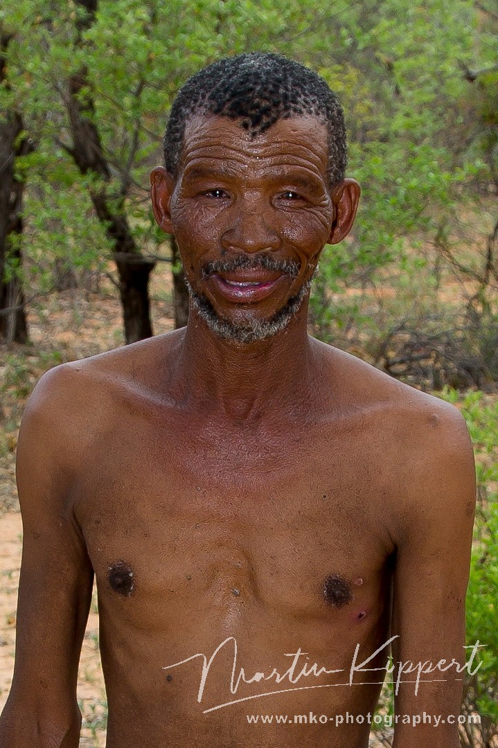 8R2A9702 Tribe San Kalahari Botswana